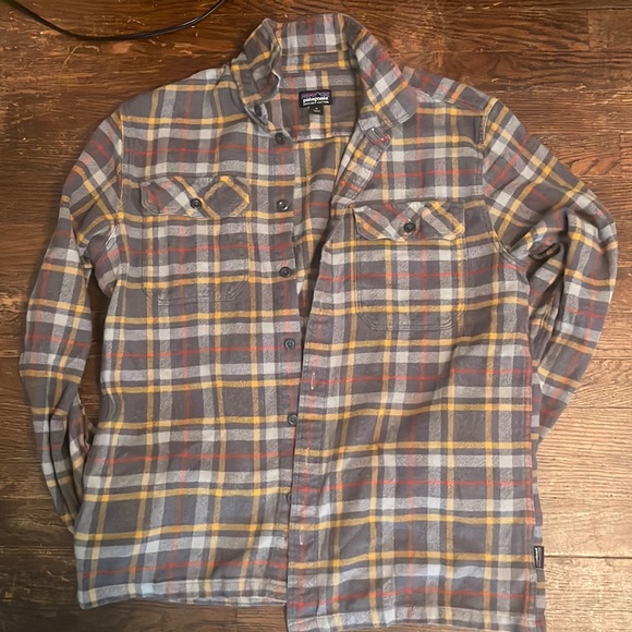 Barely Worn Patagonia Men’s Medium Flannel - Picture 1 of 3